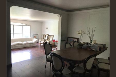 Apartamento à venda com 216m², 3 quartos e 2 vagas