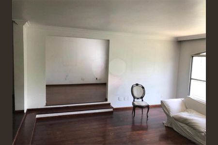 Apartamento à venda com 216m², 3 quartos e 2 vagas
