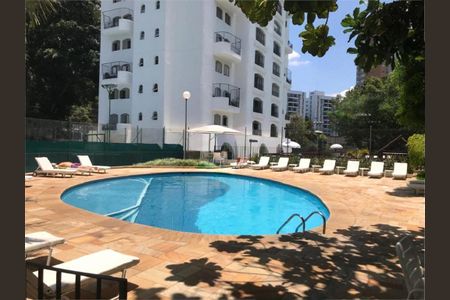 Apartamento à venda com 216m², 3 quartos e 2 vagas