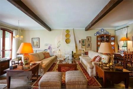 Casa à venda com 576m², 4 quartos e 8 vagas