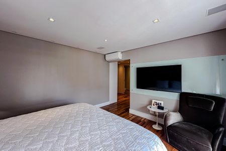 Apartamento à venda com 204m², 3 quartos e 4 vagas Apartamento à venda com 204m², 3 quartos e 4 vagasSuíte 2