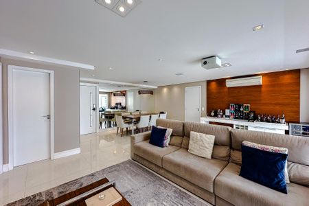 Apartamento à venda com 204m², 3 quartos e 4 vagas Apartamento à venda com 204m², 3 quartos e 4 vagasSala