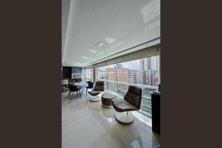 Apartamento à venda com 204m², 3 quartos e 4 vagas Apartamento à venda com 204m², 3 quartos e 4 vagasVaranda da Sala