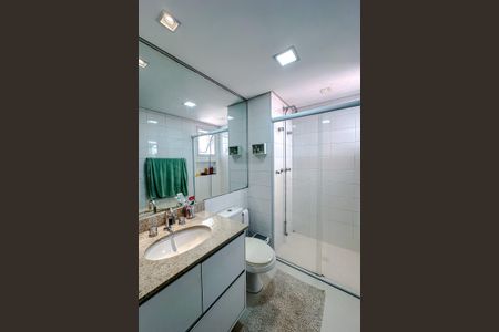 Apartamento à venda com 204m², 3 quartos e 4 vagas Apartamento à venda com 204m², 3 quartos e 4 vagasBanheiro da Suíte 1