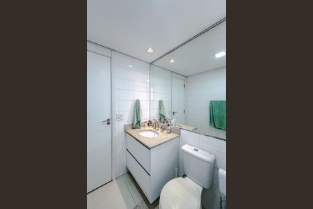 Apartamento à venda com 204m², 3 quartos e 4 vagas Apartamento à venda com 204m², 3 quartos e 4 vagasBanheiro da Suíte 1