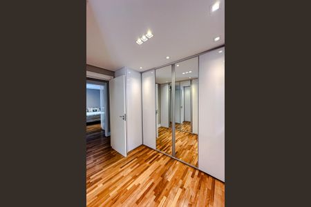 Apartamento à venda com 204m², 3 quartos e 4 vagas Apartamento à venda com 204m², 3 quartos e 4 vagasSuíte 2