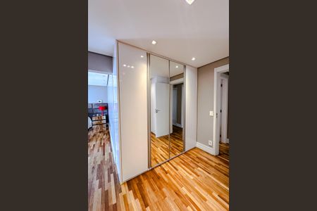 Apartamento à venda com 204m², 3 quartos e 4 vagas Apartamento à venda com 204m², 3 quartos e 4 vagasSuíte 2
