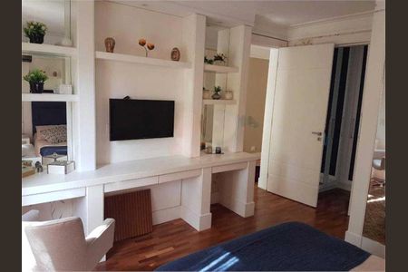 Casa à venda com 560m², 4 quartos e 7 vagas