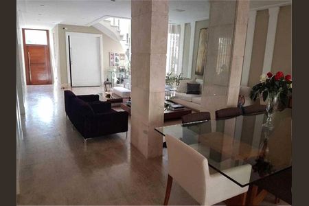 Casa à venda com 560m², 4 quartos e 7 vagas
