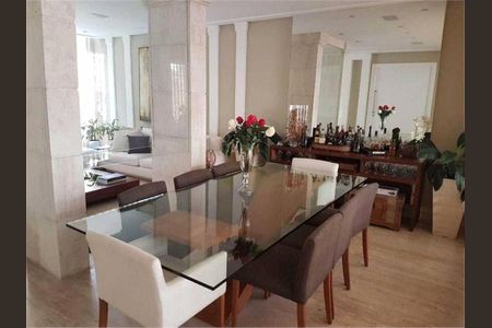 Casa à venda com 560m², 4 quartos e 7 vagas