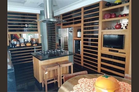 Casa à venda com 560m², 4 quartos e 7 vagas