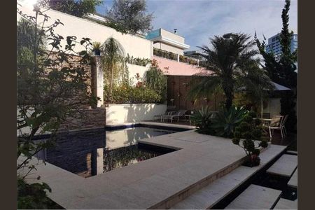 Casa à venda com 560m², 4 quartos e 7 vagas