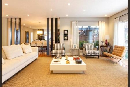 Casa à venda com 341m², 4 quartos e 4 vagas