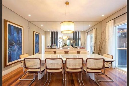 Casa à venda com 341m², 4 quartos e 4 vagas