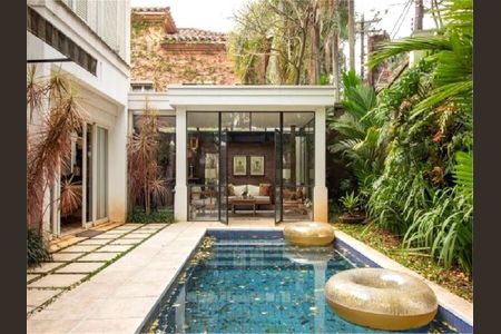 Casa à venda com 341m², 4 quartos e 4 vagas