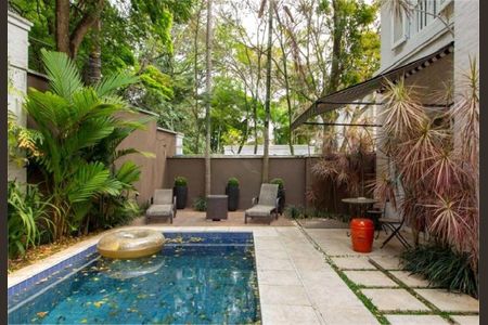 Casa à venda com 341m², 4 quartos e 4 vagas