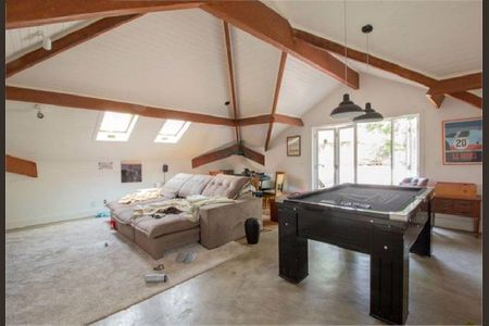 Casa à venda com 341m², 4 quartos e 4 vagas