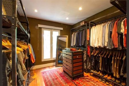 Casa à venda com 341m², 4 quartos e 4 vagas