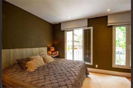 Casa à venda com 341m², 4 quartos e 4 vagas