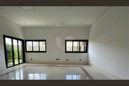 Casa à venda com 390m², 5 quartos e 4 vagas