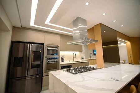 Apartamento à venda com 156m², 4 quartos e 3 vagas