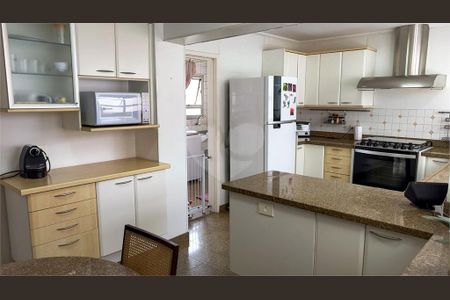 Apartamento à venda com 205m², 3 quartos e 2 vagas