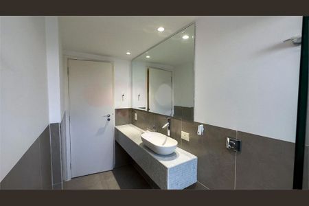 Apartamento à venda com 205m², 3 quartos e 2 vagas