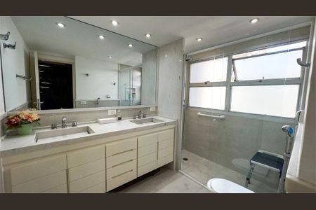 Apartamento à venda com 205m², 3 quartos e 2 vagas