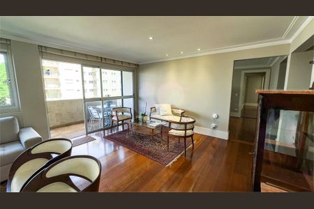 Apartamento à venda com 205m², 3 quartos e 2 vagas