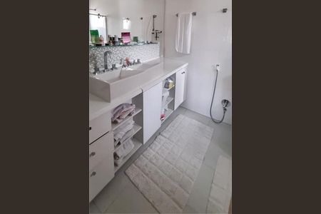 Casa à venda com 180m², 4 quartos e 3 vagas