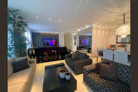 Apartamento à venda com 297m², 4 quartos e 6 vagas