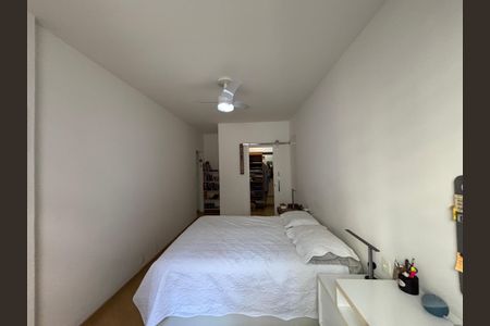 Apartamento à venda com 234m², 4 quartos e 1 vaga Apartamento à venda com 234m², 4 quartos e 1 vagaSuíte