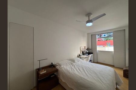 Apartamento à venda com 234m², 4 quartos e 1 vaga Apartamento à venda com 234m², 4 quartos e 1 vagaSuíte