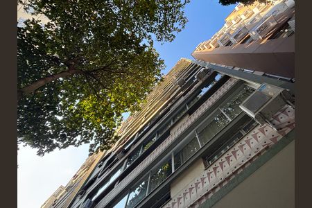 Apartamento à venda com 234m², 4 quartos e 1 vaga Apartamento à venda com 234m², 4 quartos e 1 vagaFachada