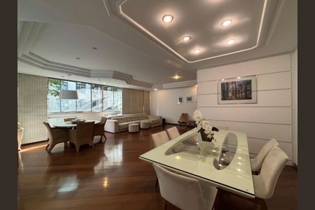 Apartamento à venda com 234m², 4 quartos e 1 vaga Apartamento à venda com 234m², 4 quartos e 1 vagaSala