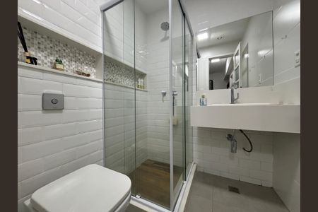 Apartamento à venda com 234m², 4 quartos e 1 vaga Apartamento à venda com 234m², 4 quartos e 1 vagaÁrea de serviço - suite