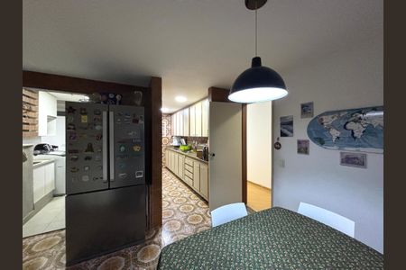 Apartamento à venda com 234m², 4 quartos e 1 vaga Apartamento à venda com 234m², 4 quartos e 1 vagaCozinha - copa