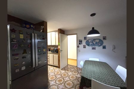 Apartamento à venda com 234m², 4 quartos e 1 vaga Apartamento à venda com 234m², 4 quartos e 1 vagaCozinha - copa