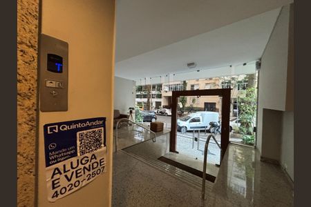 Apartamento à venda com 234m², 4 quartos e 1 vaga Apartamento à venda com 234m², 4 quartos e 1 vagaPlaca