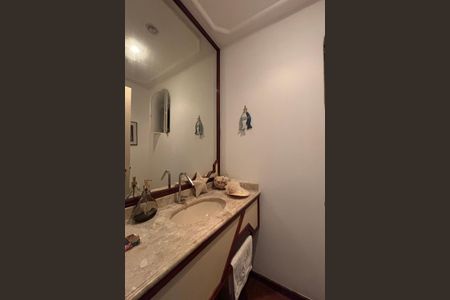 Apartamento à venda com 234m², 4 quartos e 1 vaga Apartamento à venda com 234m², 4 quartos e 1 vagaLavabo