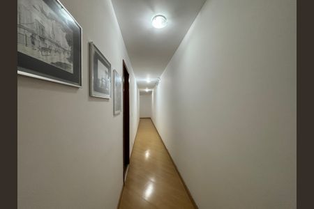 Apartamento à venda com 234m², 4 quartos e 1 vaga Apartamento à venda com 234m², 4 quartos e 1 vagaCorredores