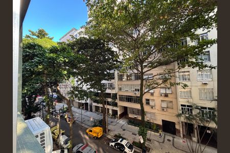 Apartamento à venda com 234m², 4 quartos e 1 vaga Apartamento à venda com 234m², 4 quartos e 1 vagaSala - vista