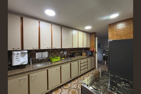 Apartamento à venda com 234m², 4 quartos e 1 vaga Apartamento à venda com 234m², 4 quartos e 1 vagaCozinha