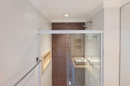 Apartamento à venda com 69m², 2 quartos e 1 vaga Apartamento à venda com 69m², 2 quartos e 1 vagaBanheiro da Suíte