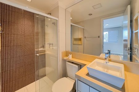 Apartamento à venda com 69m², 2 quartos e 1 vaga Apartamento à venda com 69m², 2 quartos e 1 vagaBanheiro da Suíte