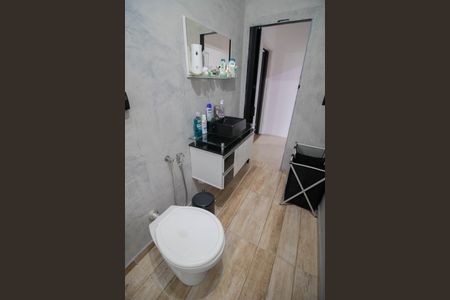 Casa para alugar com 100m², 2 quartos e sem vaga Casa para alugar com 100m², 2 quartos e sem vagaBanheiro social