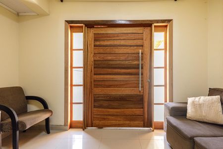 Casa à venda com 240m², 3 quartos e 4 vagas Casa à venda com 240m², 3 quartos e 4 vagasSala