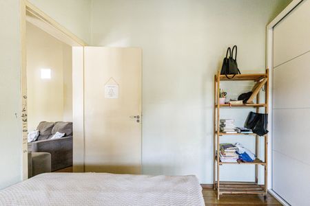 Casa à venda com 240m², 3 quartos e 4 vagas Casa à venda com 240m², 3 quartos e 4 vagasQuarto 2