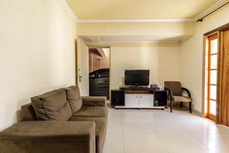 Casa à venda com 240m², 3 quartos e 4 vagas Casa à venda com 240m², 3 quartos e 4 vagasSala