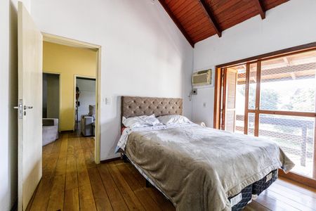 Casa à venda com 240m², 3 quartos e 4 vagas Casa à venda com 240m², 3 quartos e 4 vagasSuíte